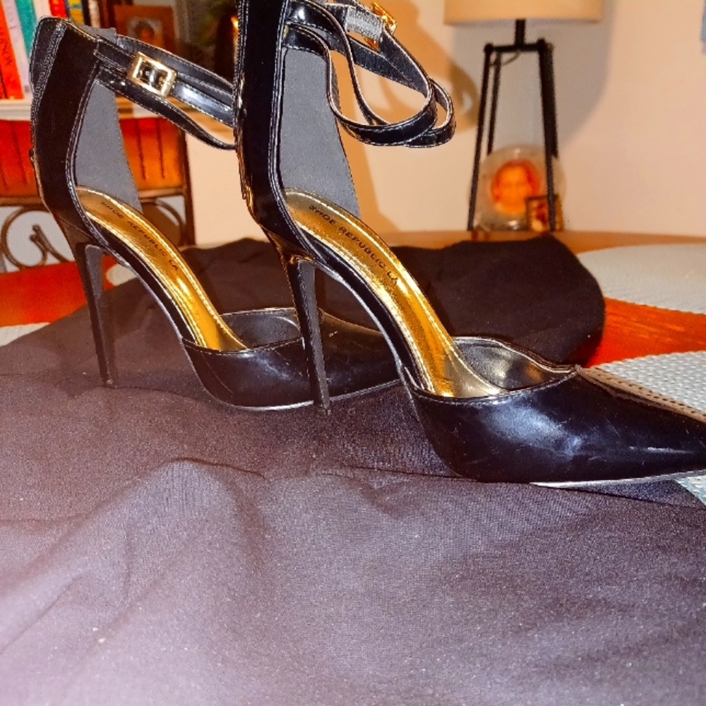 Shoe